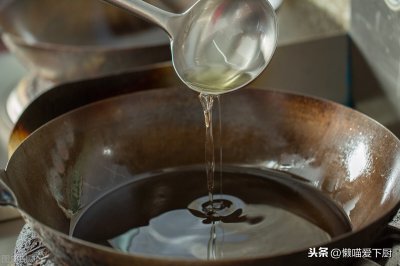 ​如何辨别地沟油的方法（市场上的地沟油哪来的？怎样辨别？记住“4字”诀窍，