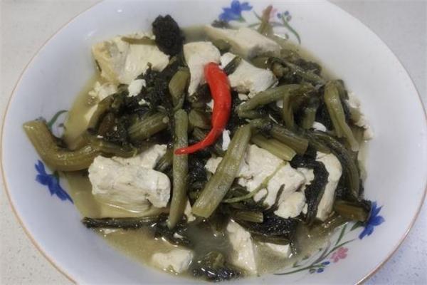 雪里红炖豆腐的做法 雪里红炖豆腐怎么做好吃