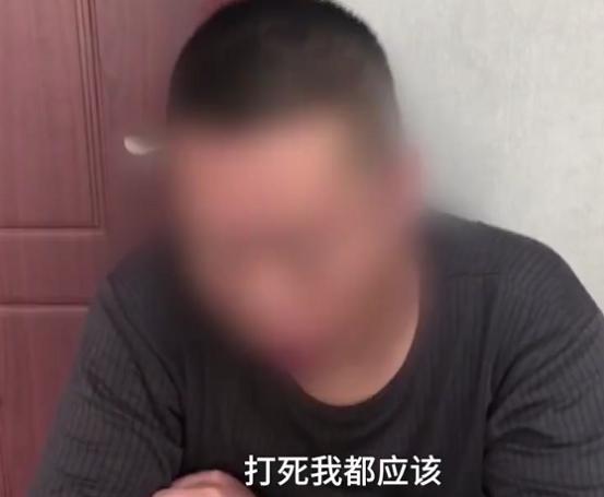 醉酒男火车上强坐女孩腿，结果遭同车乘客群殴：他们把我打伤了