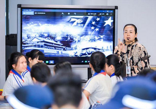 少年强则国强！深港青少年同升国旗 同唱国歌