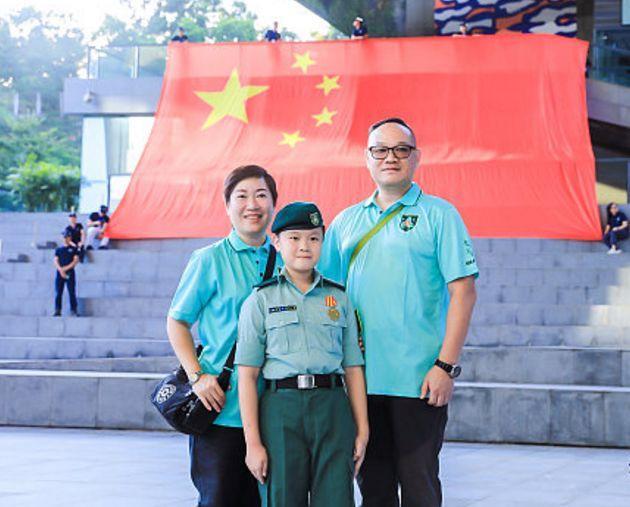 少年强则国强！深港青少年同升国旗 同唱国歌