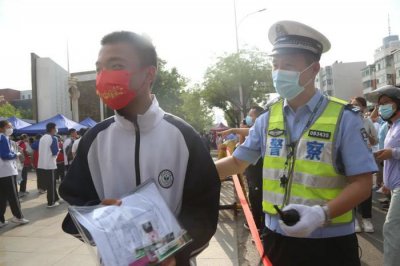 ​直击德州中考：龙凤胎考场内逐梦，交警父亲考场外护航！还有高考生当志愿者