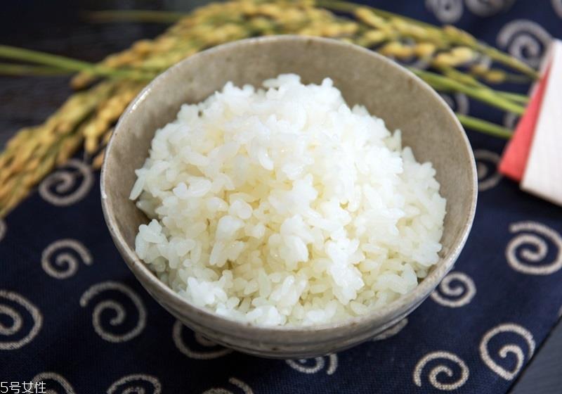 怎么用平底锅煮饭 平底锅煮米饭技巧