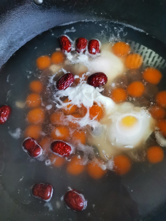 芋圆Q弹好吃，再添加这些食材一起煮，营养更齐全